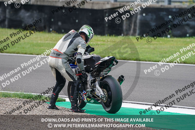 donington no limits trackday;donington park photographs;donington trackday photographs;no limits trackdays;peter wileman photography;trackday digital images;trackday photos